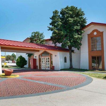 Howard Johnson By Wyndham Atlanta College Park Extérieur photo