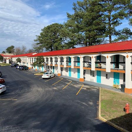 Howard Johnson By Wyndham Atlanta College Park Extérieur photo