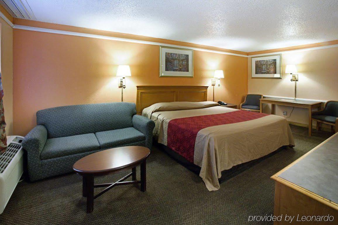 Howard Johnson By Wyndham Atlanta College Park Extérieur photo