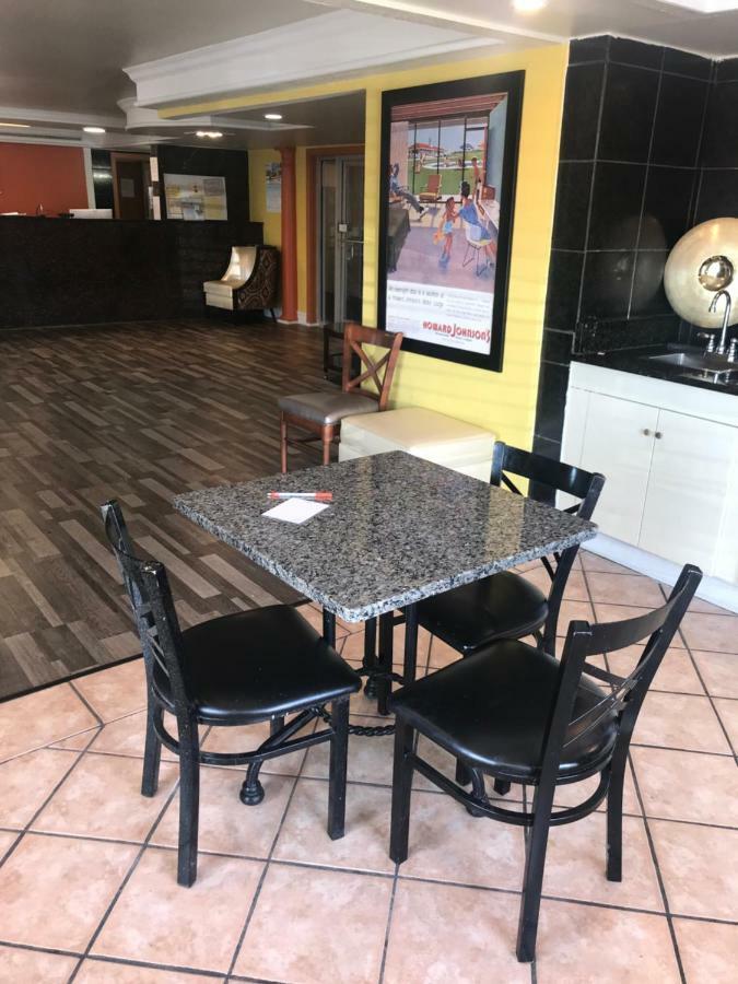 Howard Johnson By Wyndham Atlanta College Park Extérieur photo